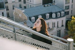 迪丽热巴站着的照片,展现东方女性的独特魅力