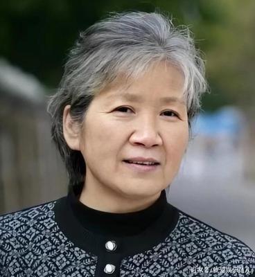 明星的奶奶,揭秘明星背后的温馨故事